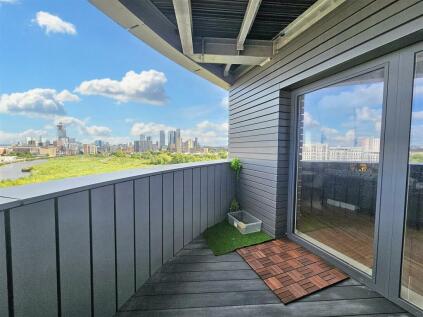 Pomona Strand, Old Trafford