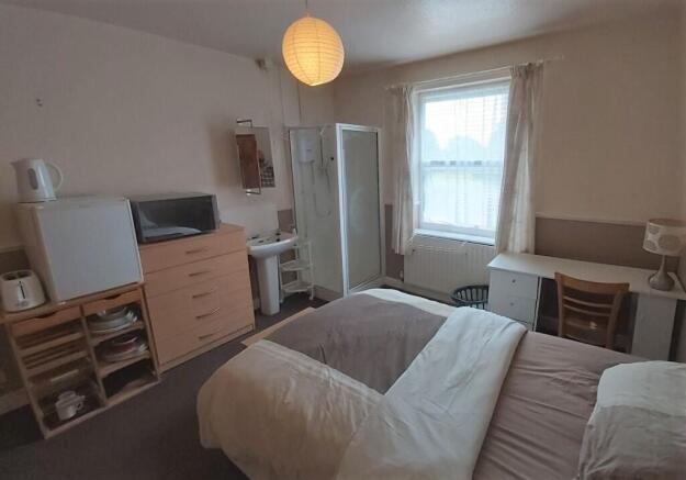 Studio-Bedsit