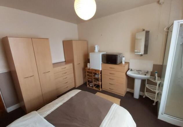 Studio-Bedsit
