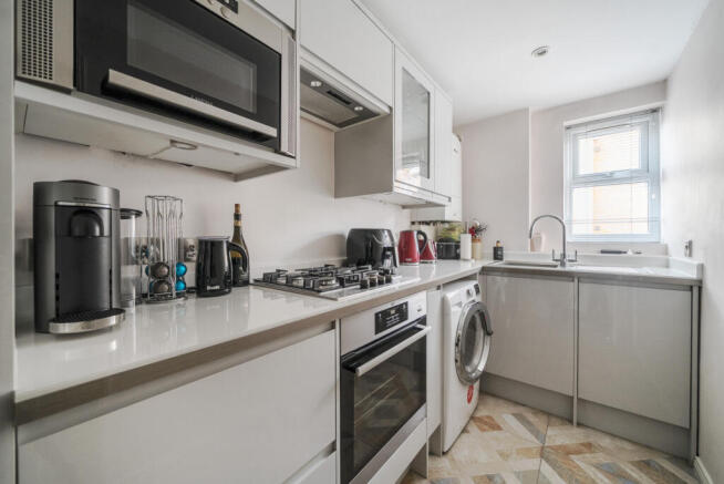 1370212-8-68f89cc...