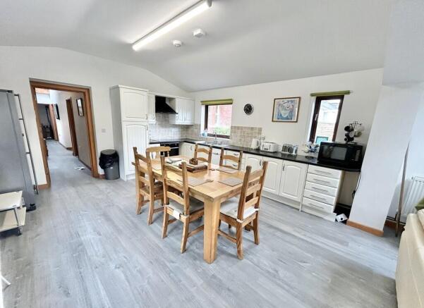 7f02d40e-98e5-4f5...