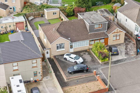 Waun Road, Llanelli, SA15 3RS