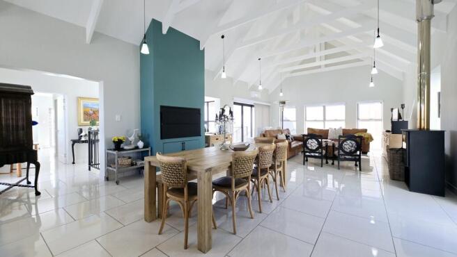 OPEN PLAN LOUNGE  DINING ROOM