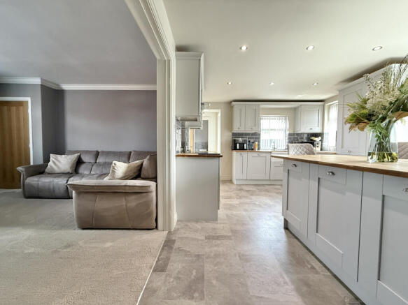 20250806_124130866_iOS 1