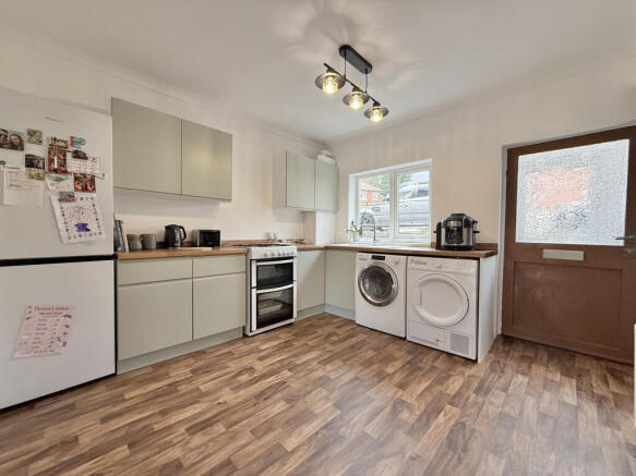 20250911_122053456_iOS