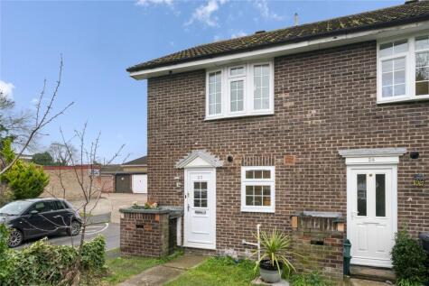 Cricketers Close, Chessington, KT9