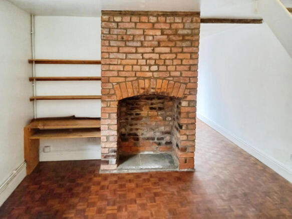 3 Bedroom Mid Terrace Character Cottage