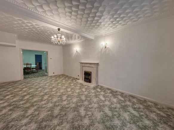 WhatsApp Image 2025-12-01 at 15.47.13_66d7f989.jpg