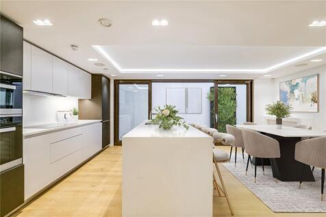 Victoria Mews, London, W11