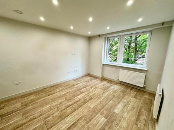 Lounge1.jpg