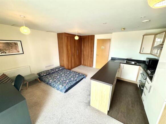 Lounge3.jpg