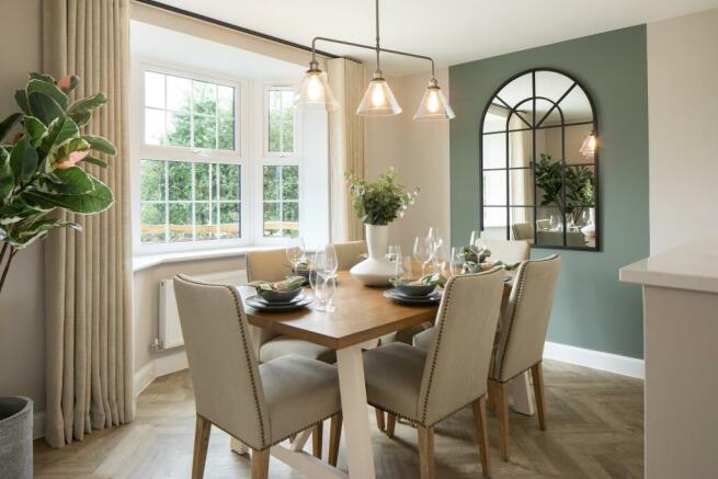 Dining area in 4 bedroom Wychwood