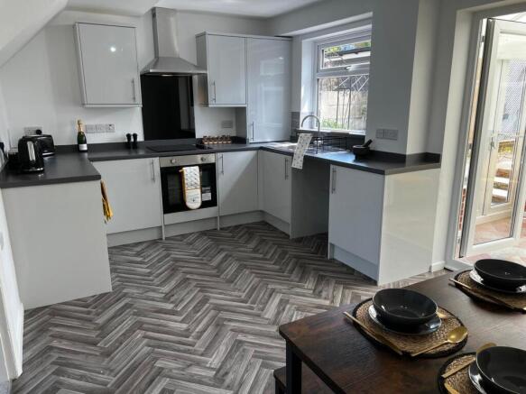 Dining kitchen