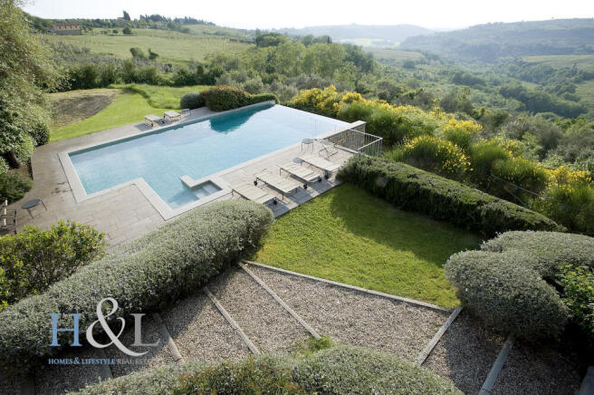 Luxury Tuscan Villa 