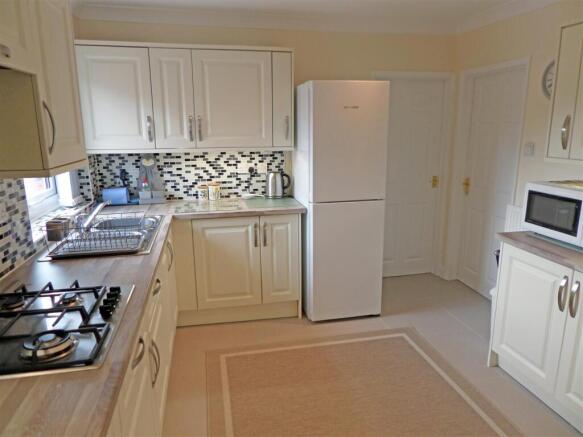 Kitchen1.jpg