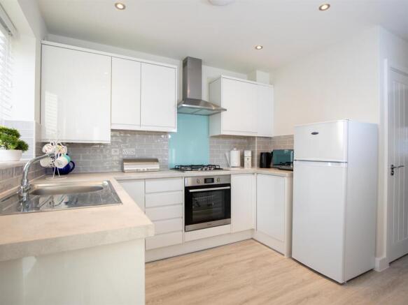 Kitchen 4.jpg