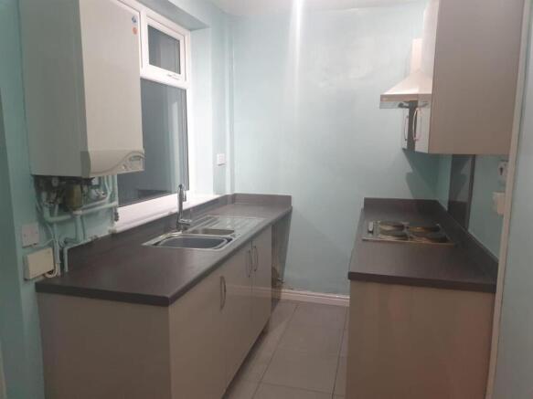 advertising pictures 61 pinnox Street stoke_1.jpg