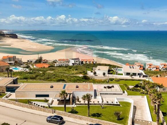 villa with sea views in Foz do Arelho