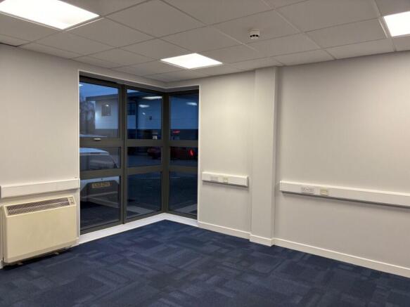 11A office to let