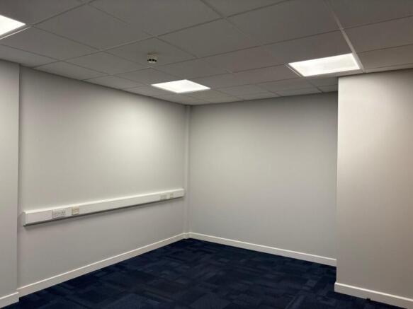 11A office to let