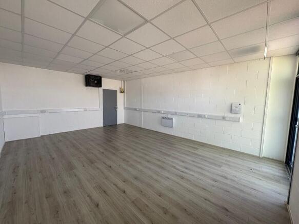 D1 studio to let
