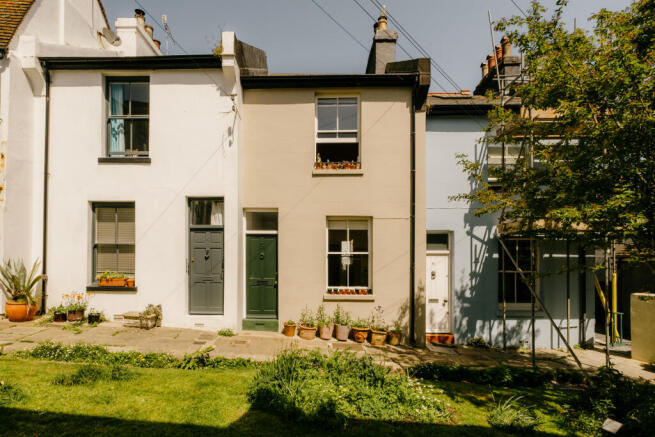 Croft-StLeonards-SwanAvenue-Exterior