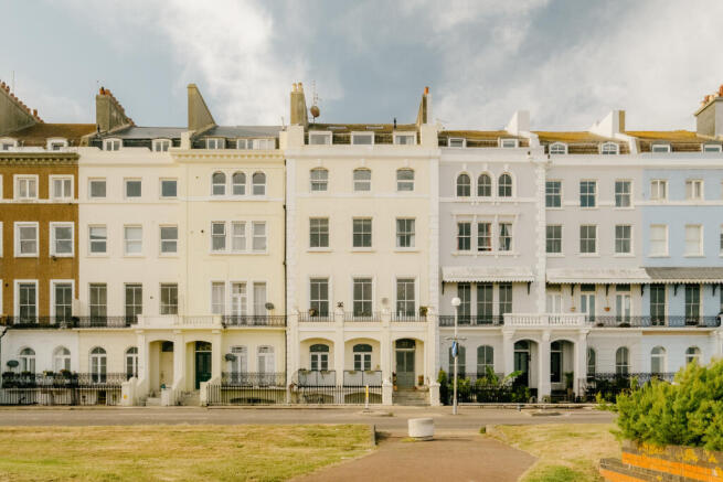 Croft-StLeonards-CottageInTheSky-Exterior-6