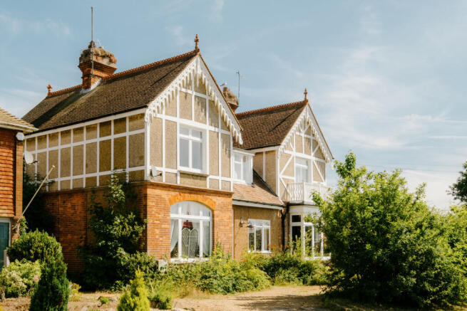 Croft-Bexhill-Squirrels-Exterior-4