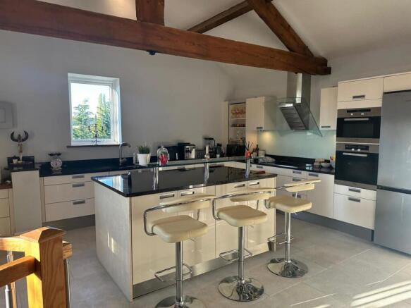 PHOTO-2025-10-29-14-50-37 3.jpg