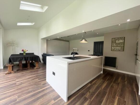 kitchen 5.jpg
