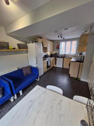 Lounge/Dining
