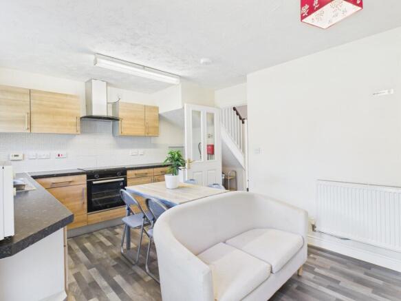 Lounge & Kitchen