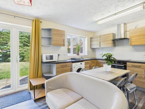 Lounge & Kitchen