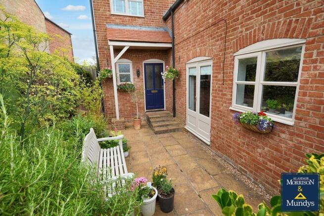 Front Seating Are...