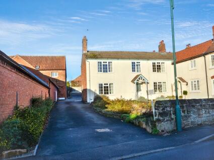 Main Street, Woodborough