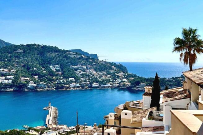 02-Reihenmittelhaus-traumhafter-Hafenblick-kaufen-hafeneinfahrt