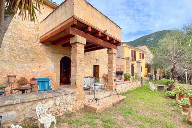 02-Andratx-Dorfhaus im Fincastil-kaufen-garten