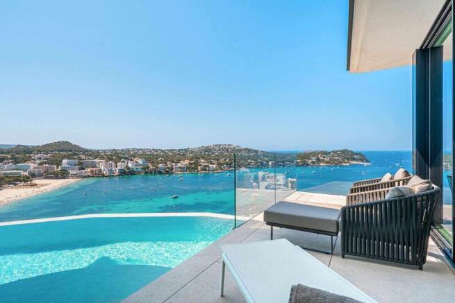 03-santa-ponsa-Meerblick-Villa in moderner Architektur-kaufen-pool