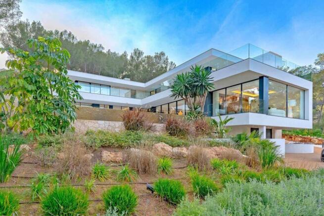 02-son vida-Hochkarätige Villa in begehrter Wohnlage-kaufen-fenster