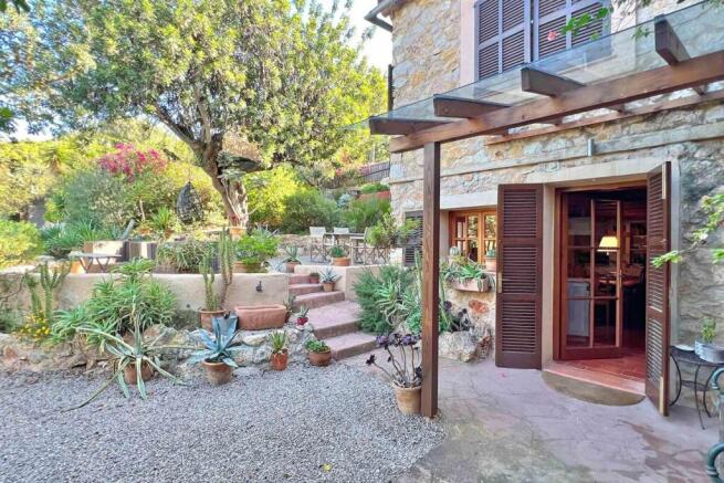 04-Finca-Oase über den Huegeln von Andratx-kaufen-terrasse