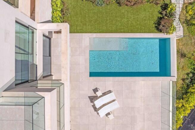 02-Design-Ikone in Son Vida mit Weitblick-kaufen-pool