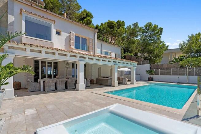 02-port andratx-Hamptons-Style Sea-View Beach House-kaufen-pool