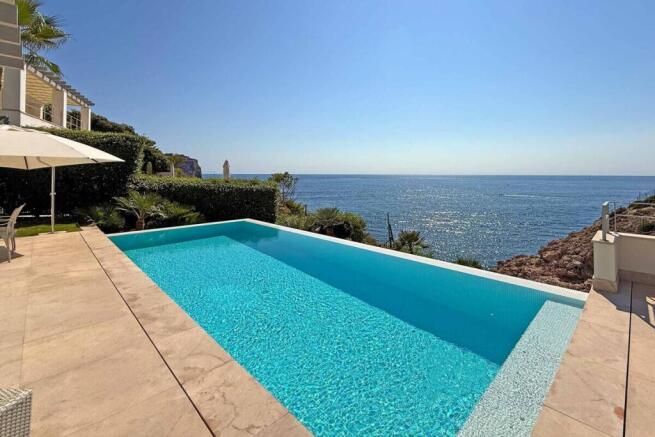 02-Villa in Port d¿Andratx ¿ Wohnen, wo das Meer den Horizont kuesst-kaufen-pool