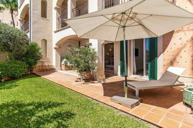 02-cala llamp-Gartenwohnung in Luxuswohnresidenz-kaufen-garten