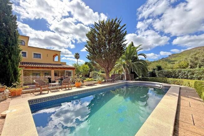 01-andratx-Finca mit Traumgarten und Swimmingpool-kaufen