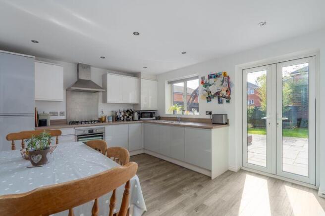 Kitchen / Dining Room 