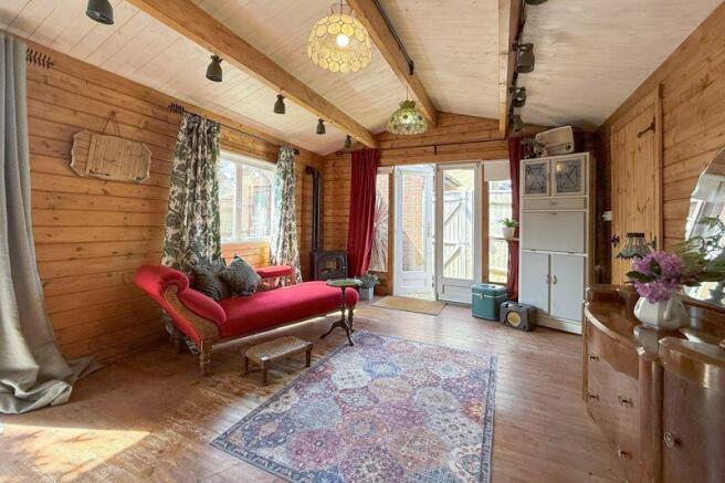Garden Outbuilding with Shower & ...
