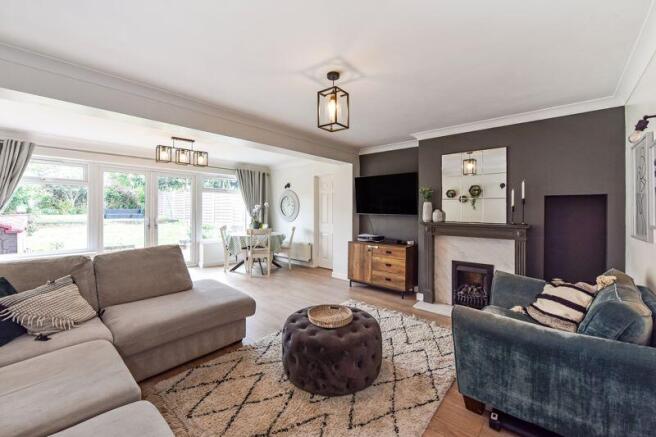 Extended Lounge