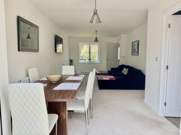 Lounge / Dining Room