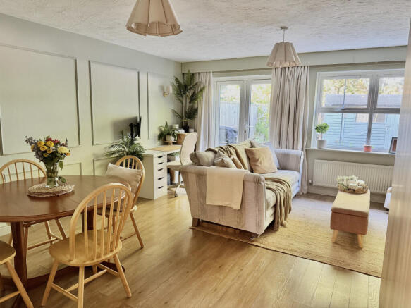 Lounge/Dining Room